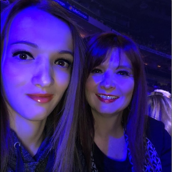 Meet your Posher, Julia - Picture 1 of 1